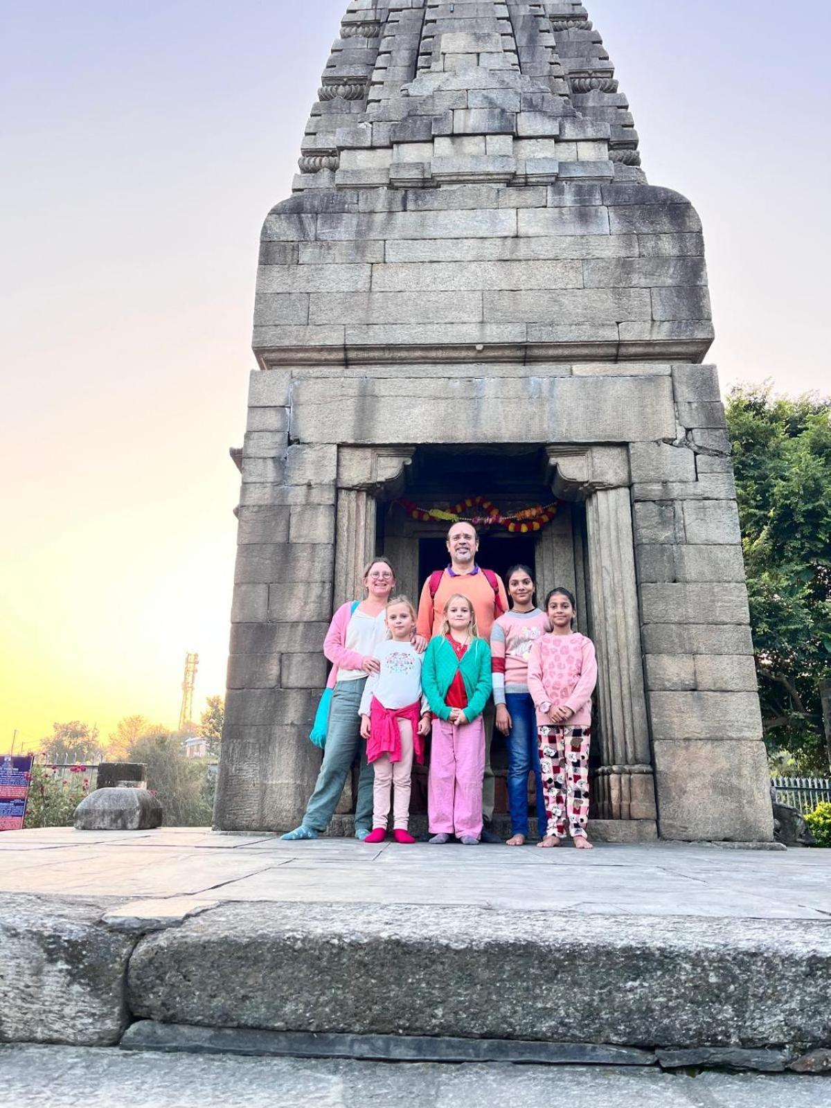 Shree Home Stay Dwarahat ภายนอก รูปภาพ